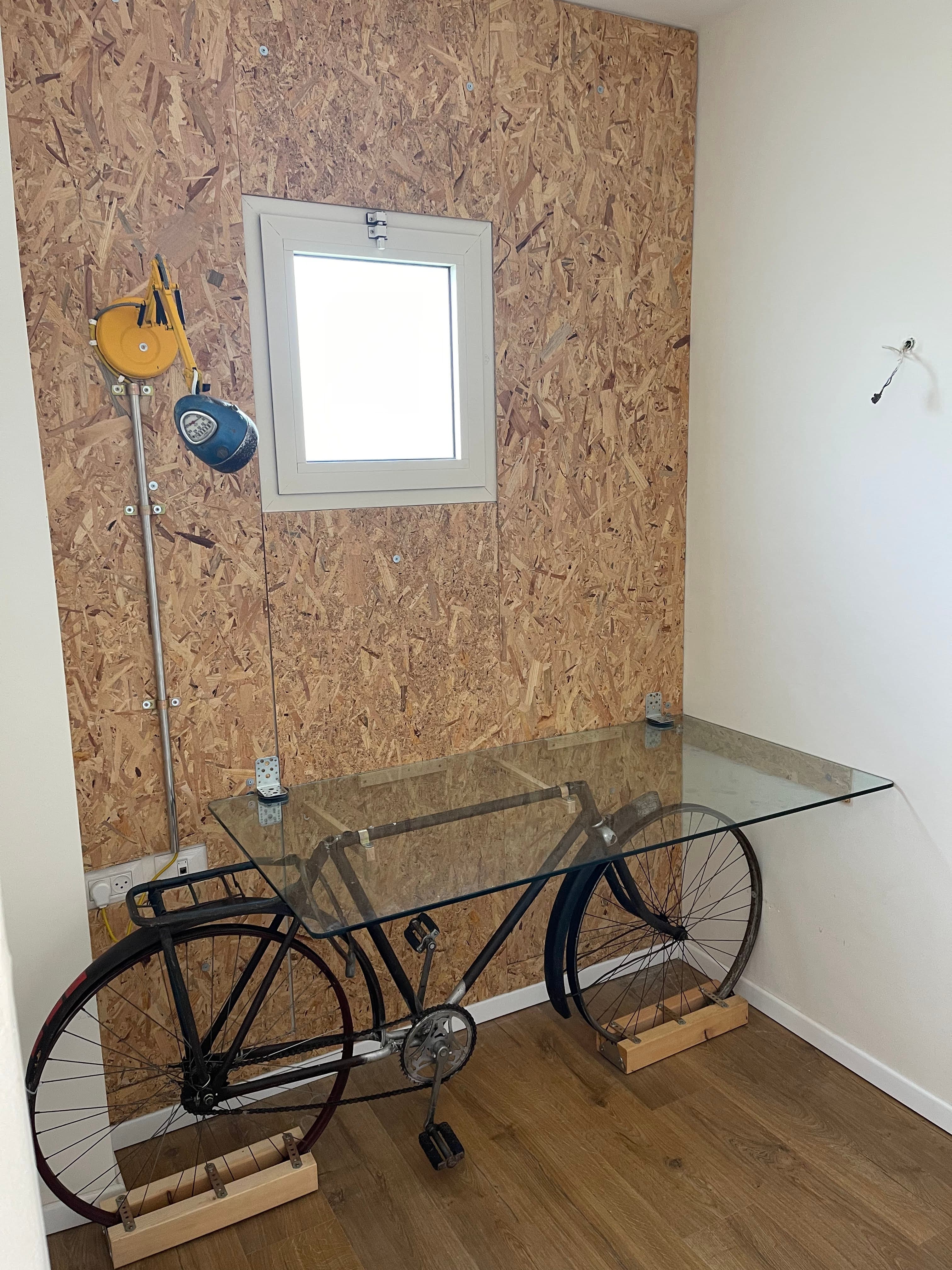 שולחן עבודה מאופניים ישנות