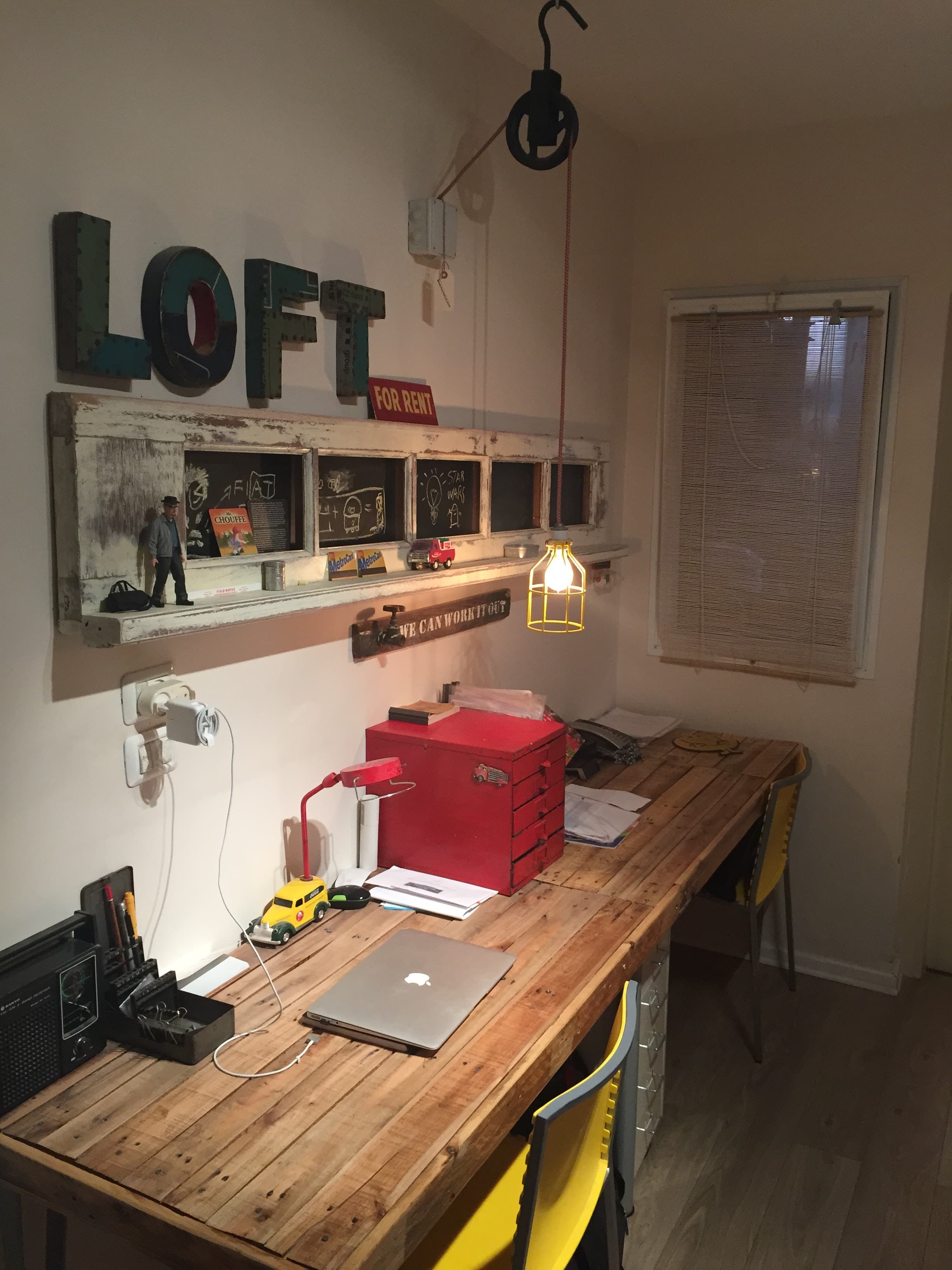 עיצוב חדר עבודה בסגנון לופט תעשייתי