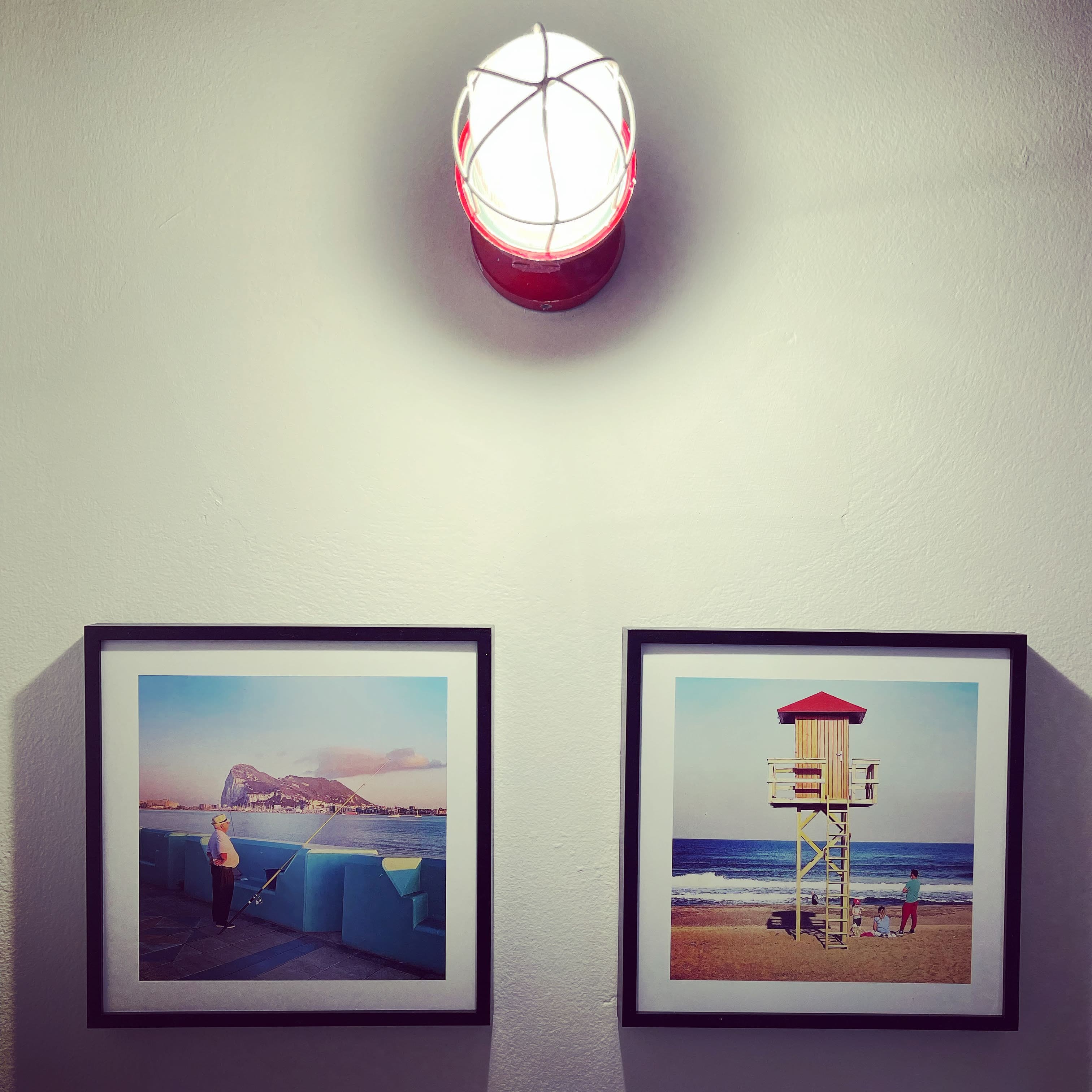 מנורת מוסכים ישנה שהוסבה לגוף תאורה