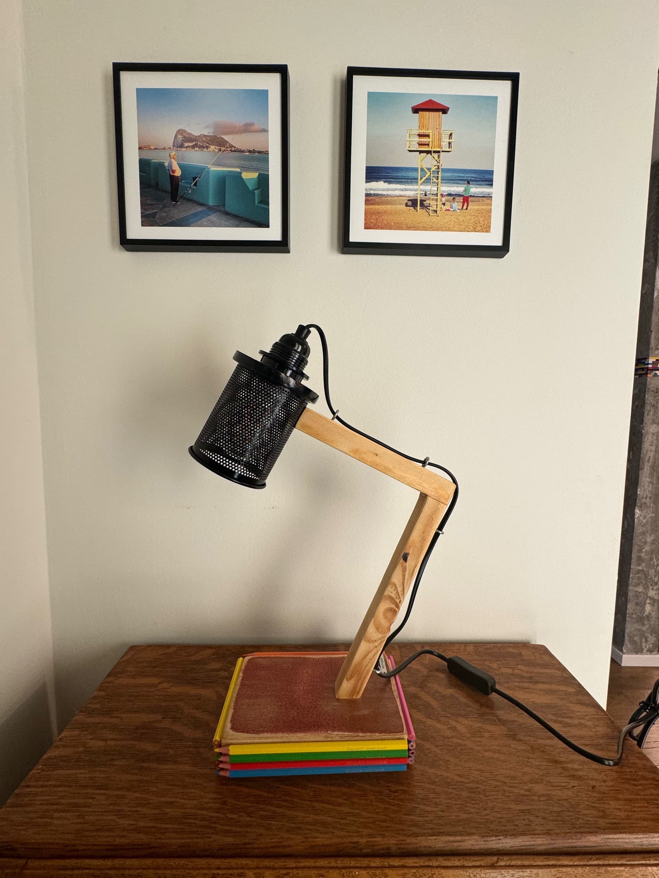 מנורת שולחן